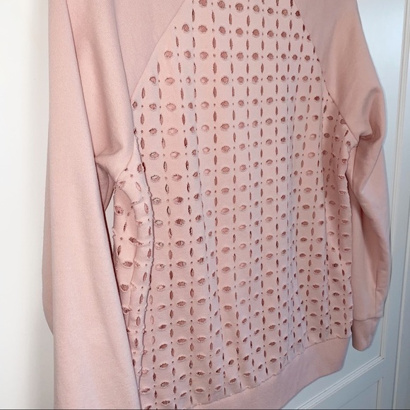 Cable And Gauge | Sweatshirt W/Laser Cutout All Over Z42345 Blush Pink Medium - Picture 7 of 7